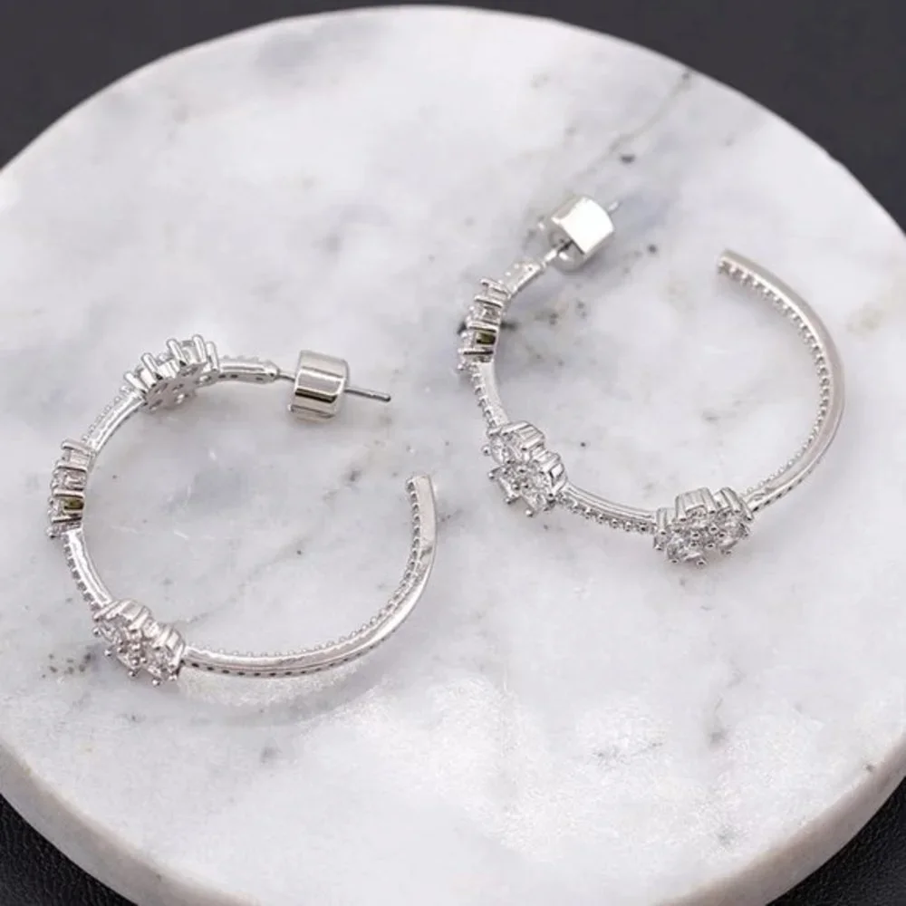 Kate Spade Gleaming Gardenia Flower Hoops Earrings Silver